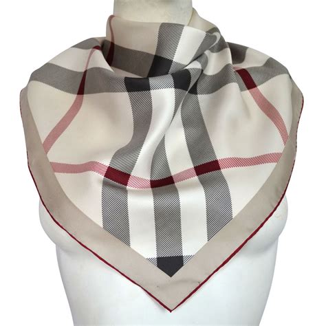 foulard burberry soie prix|Foulard en soie Check (Sable) .